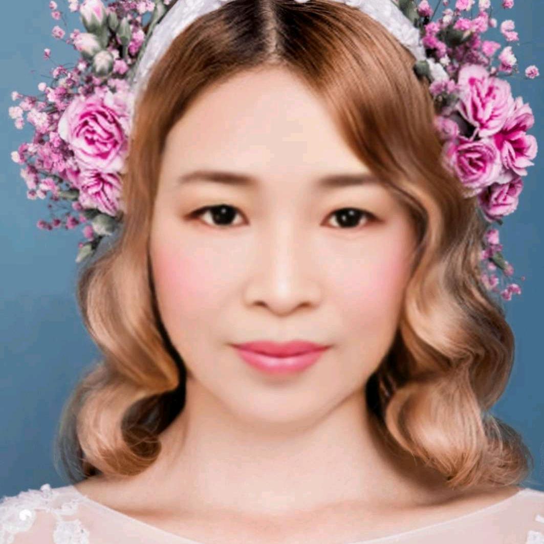 开心你就笑一笑。