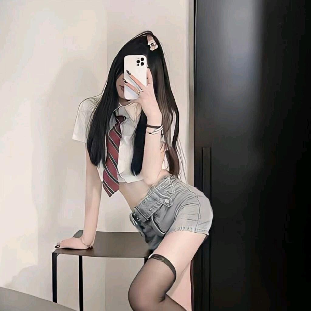 蔓蔓（别看我置盯视频）