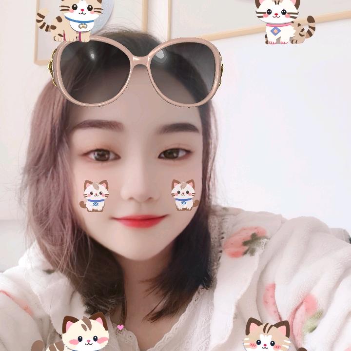 卖珠宝的，曾姐姐