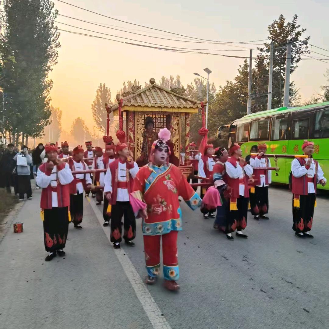 河北石家庄井陉八抬大轿二奶奶团队