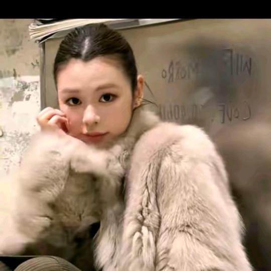 付智恩（高定女装）