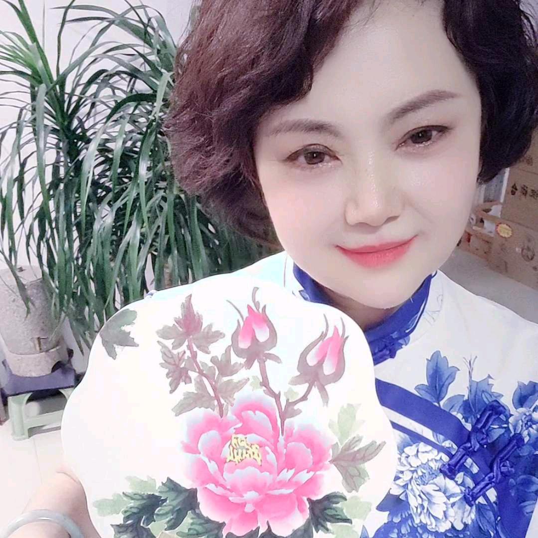 震莹