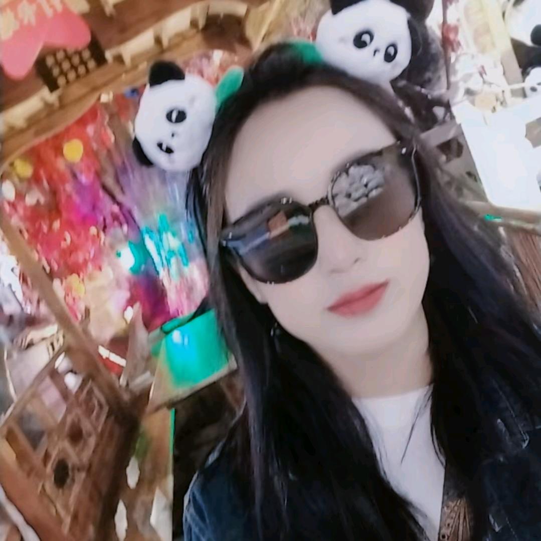 随小小