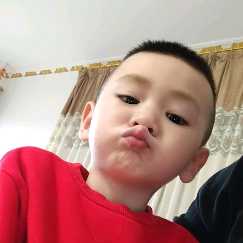 小梨伊