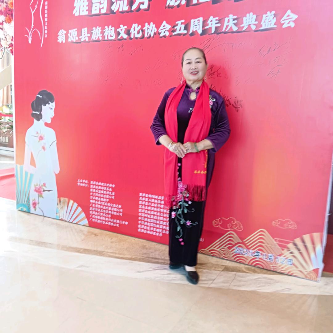 娜娜姐不定时开播啦！