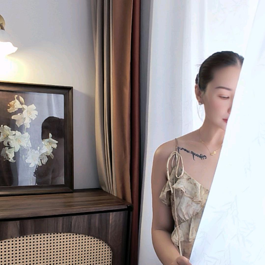 叶 /鱼台花两朵