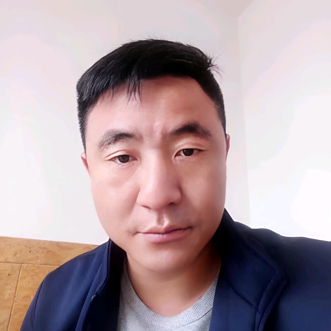施  斌
