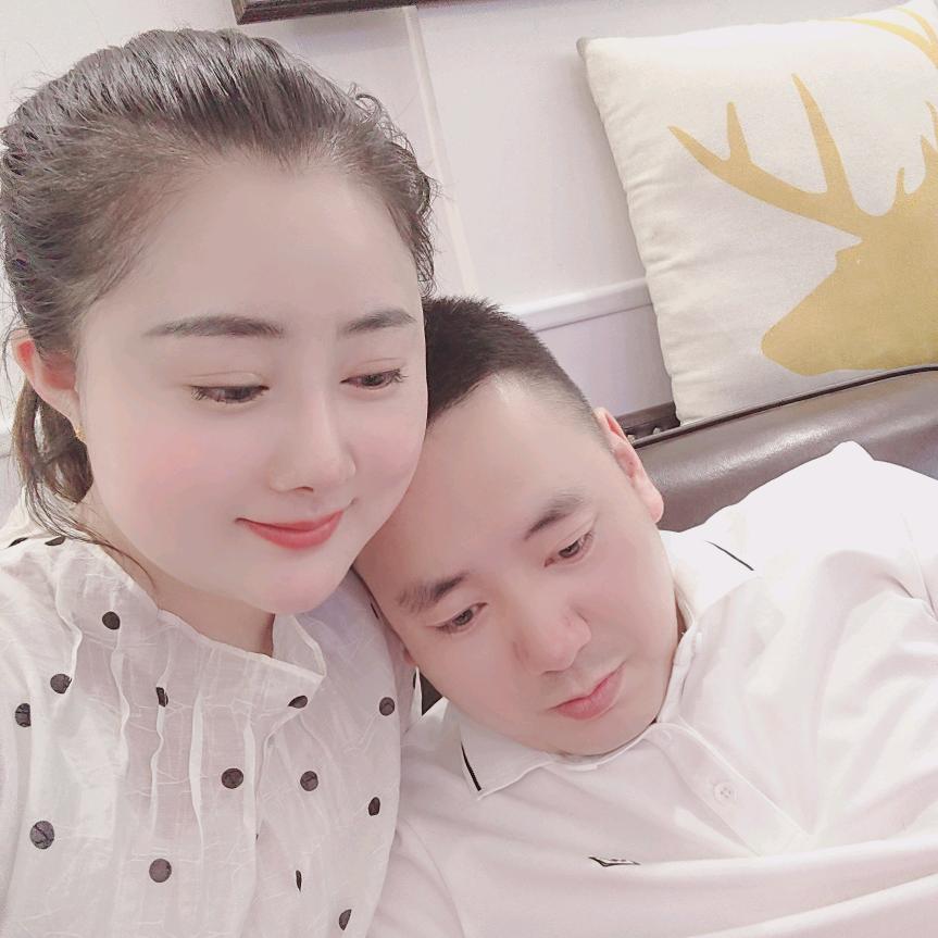 一个银行的小姐姐