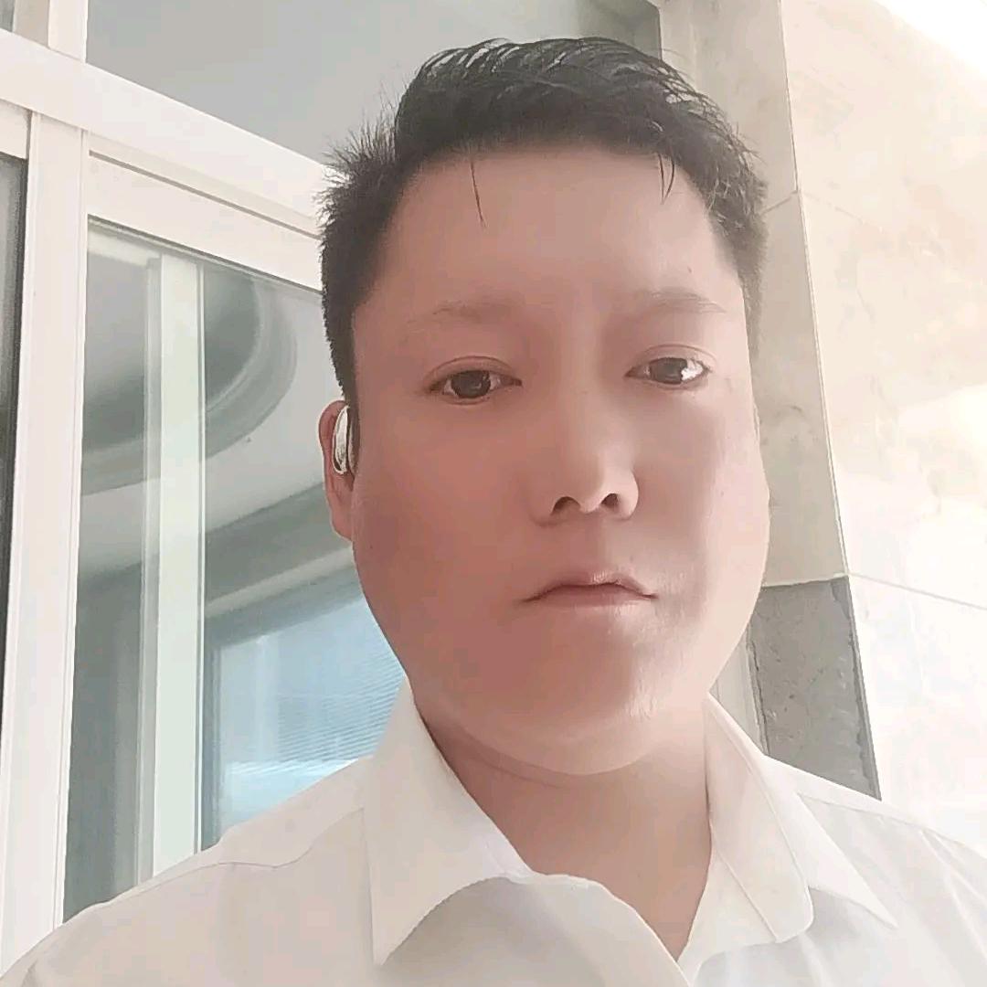 不爱笑的波哥