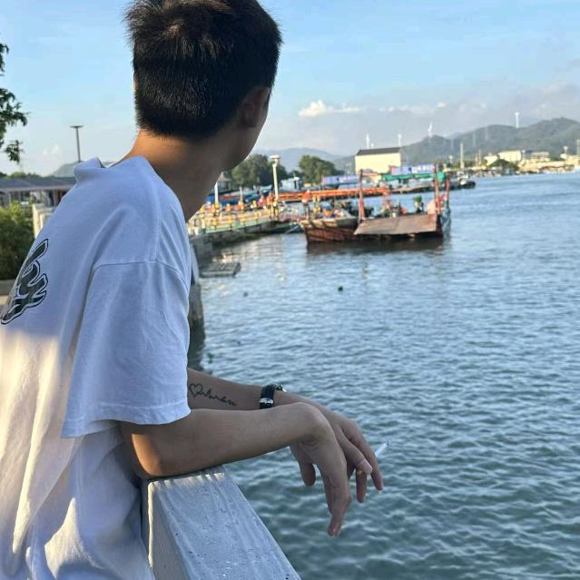 R.💋