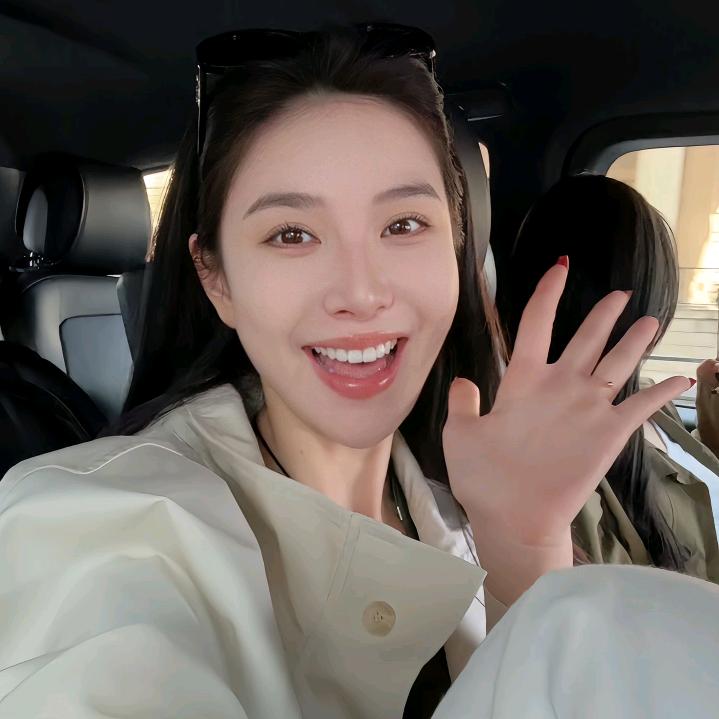 李星儿~~时尚穿搭（直播爆款）