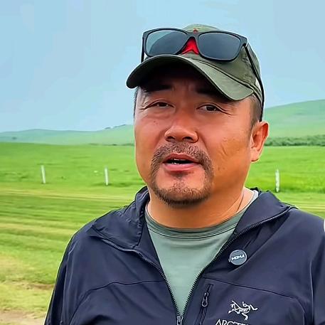 老马在草原橱窗