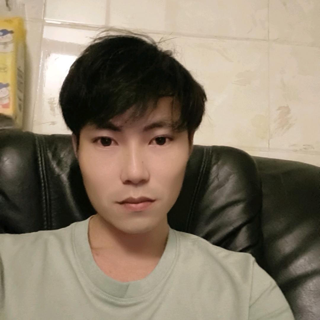那天，云很轻，风很淡，你刚好在，我刚好爱