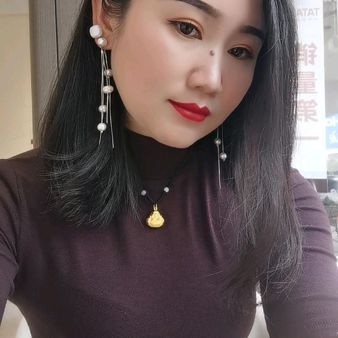 我姓陈却不及你满眼星辰