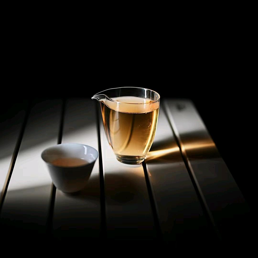 山风白茶