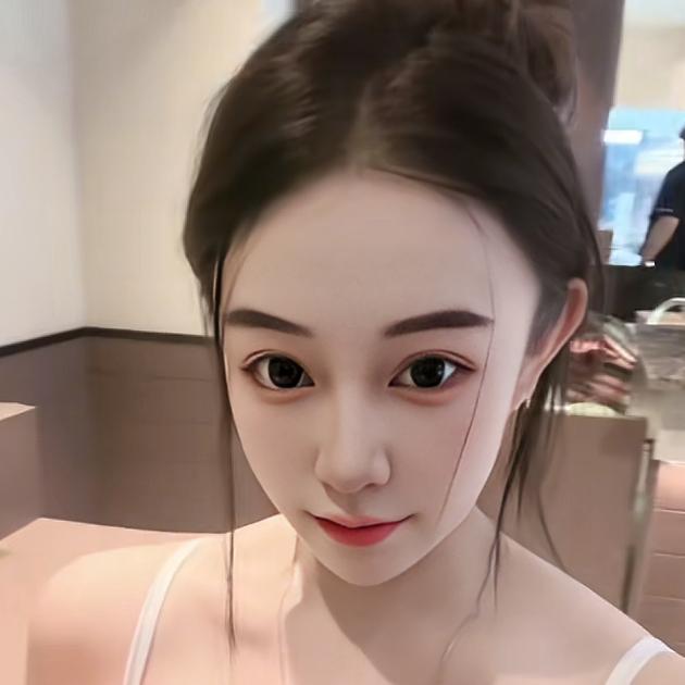 小何