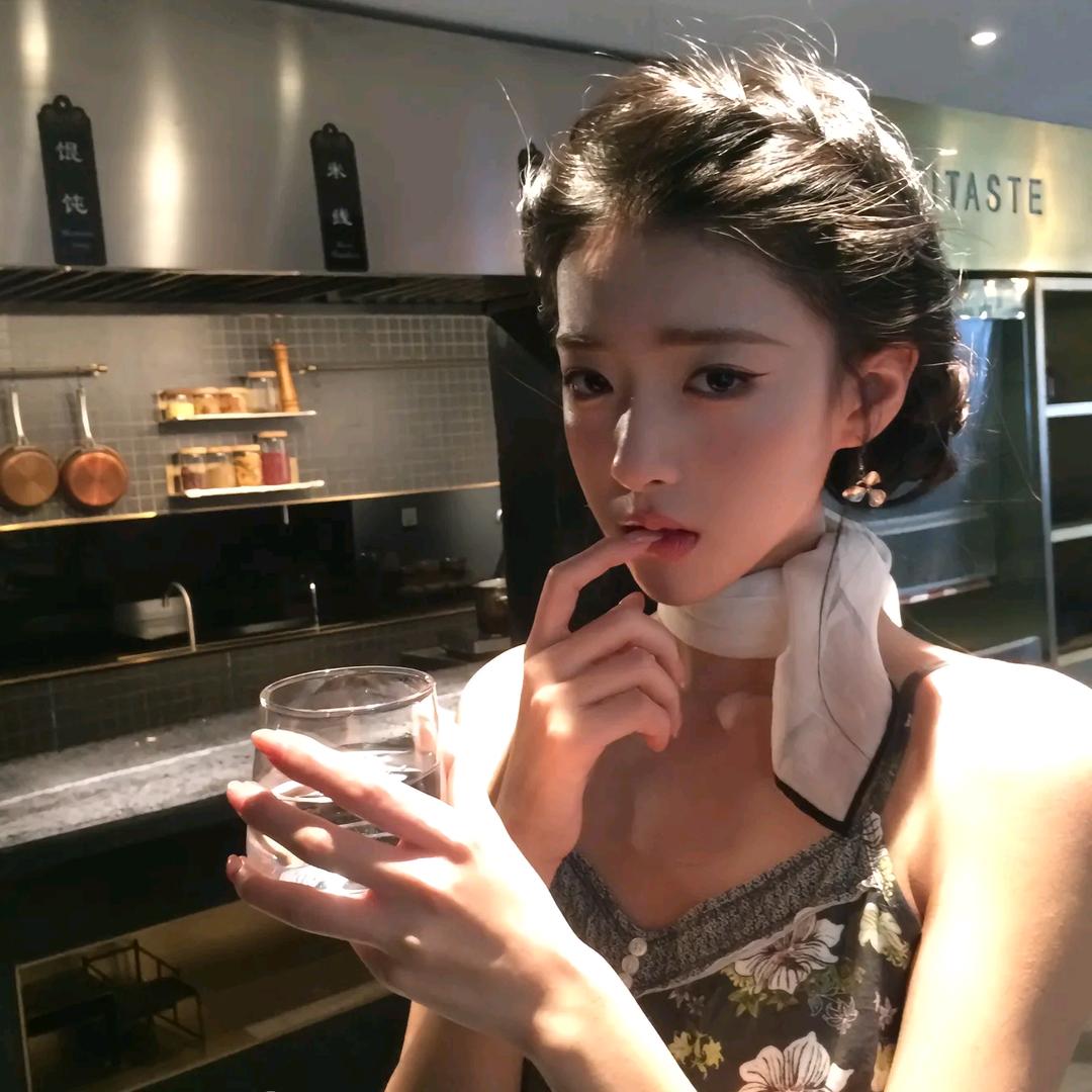 结婚时被撞飞发现开车的是前任的小三头像