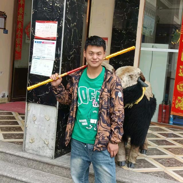 《小人物逆天改命》