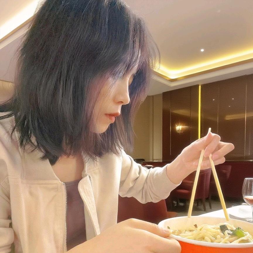 盒子hezzy