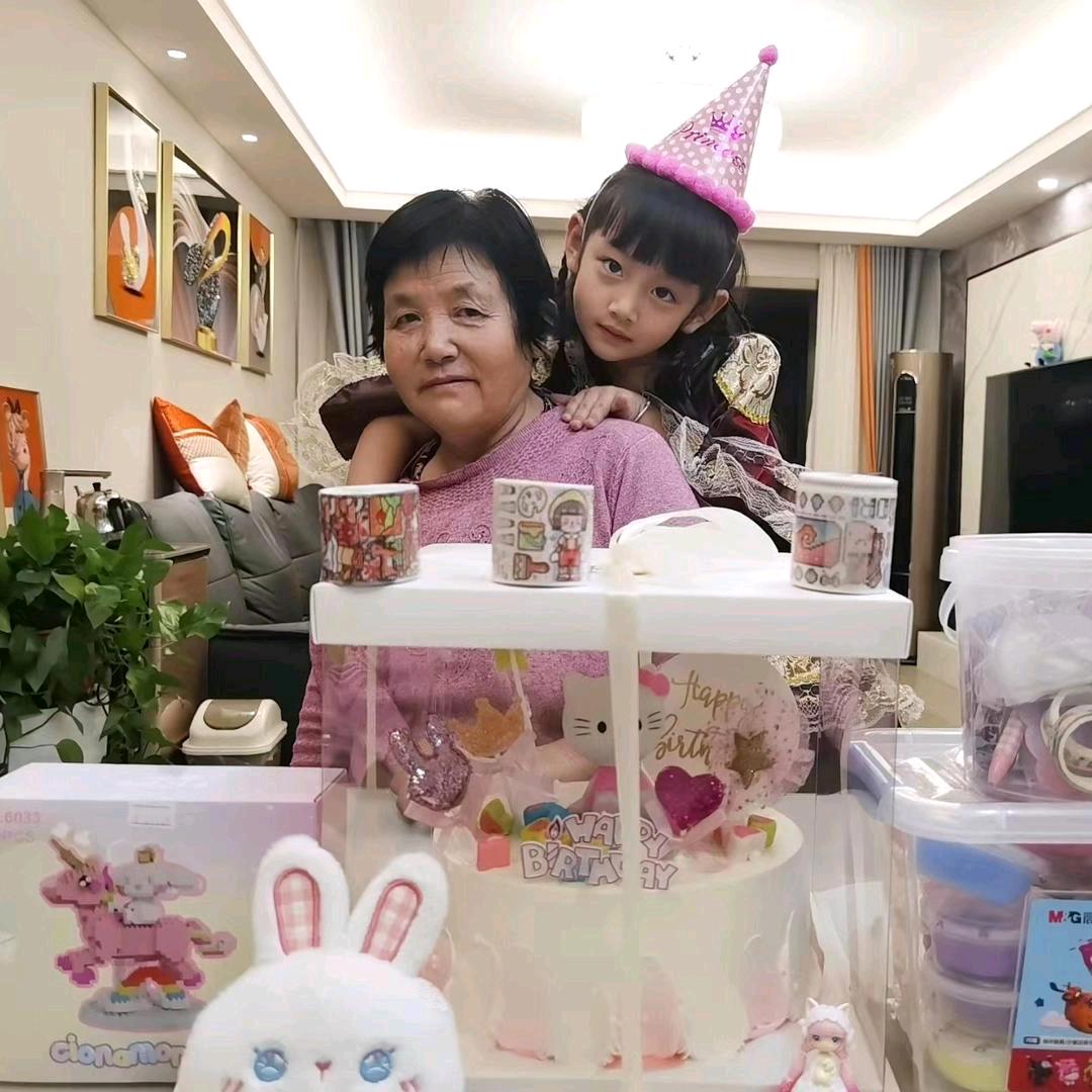 开心快乐！一丶∴-÷