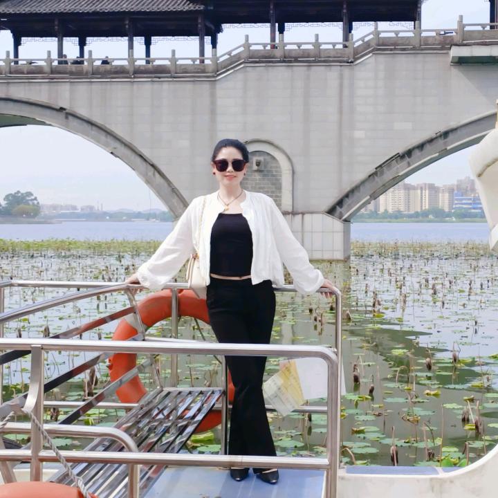 瀠瀠小龙女
