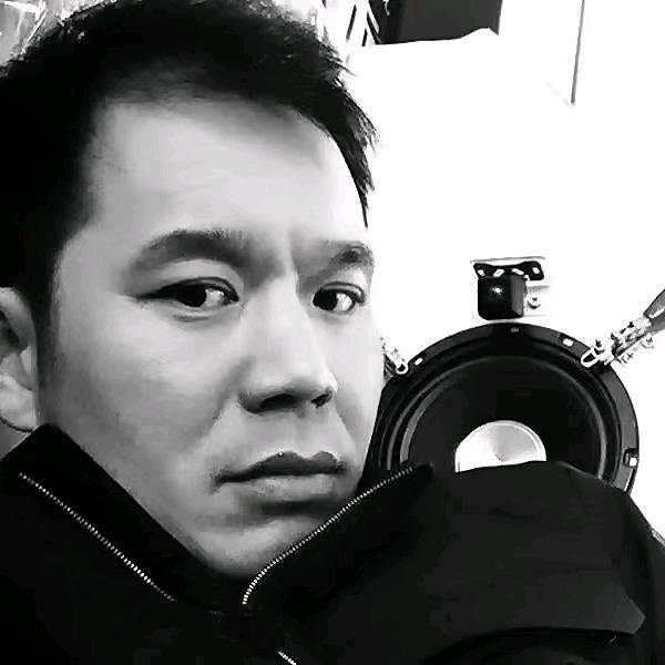 雅迪龙启微电轿摩托车