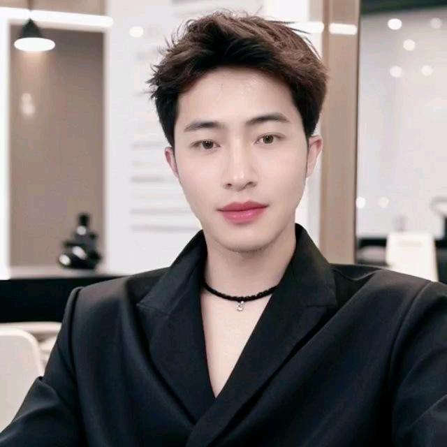 岑哥是个传说♥