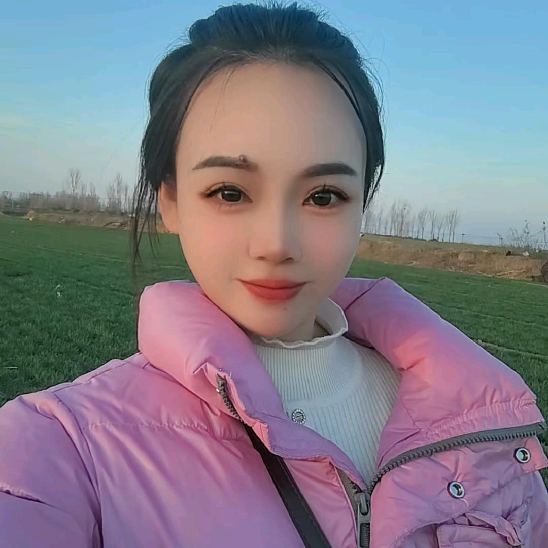 村里有个姑娘叫小芳🌺