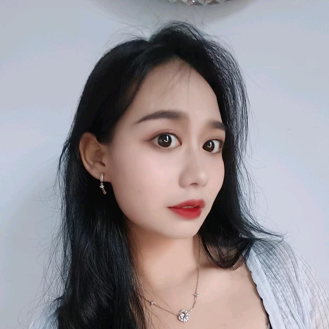 在龙江卖美蛙鱼的甜甜