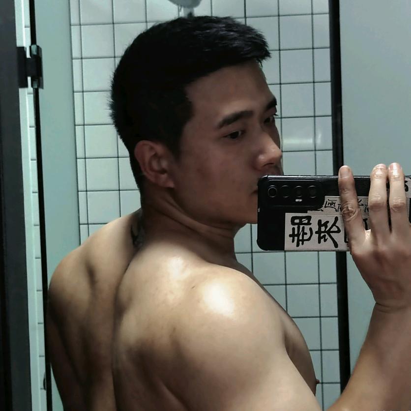 蟹老板爱吃皮蛋堡