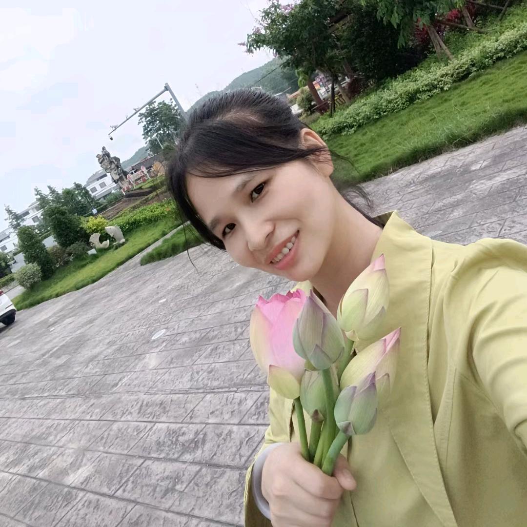 带着理想和自信