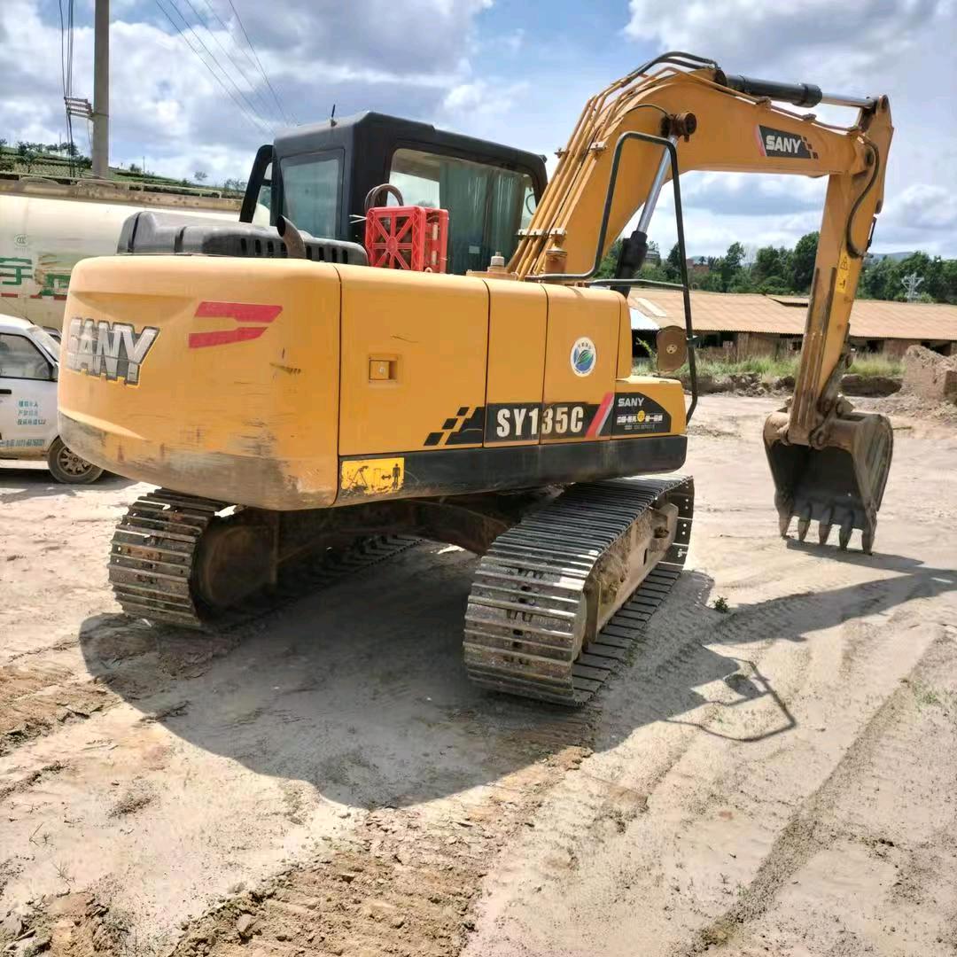 昆明同利二手挖机，高价收购各型挖机