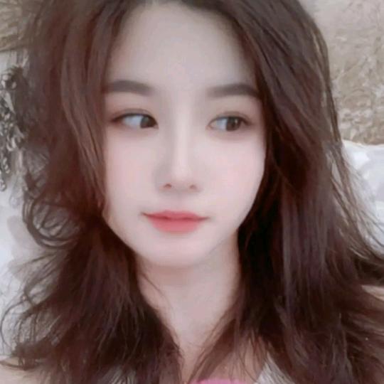 溪溪🧡ྀི💛爱ྀི❤️ྀི听音乐🎶