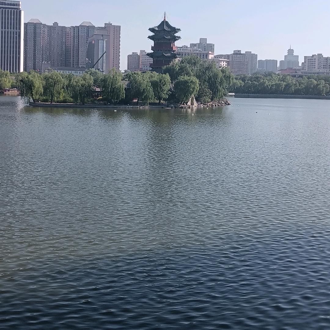 亮