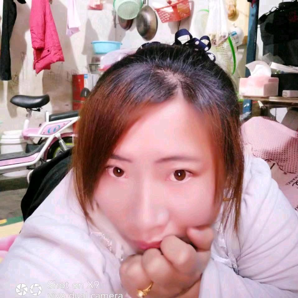 微笑隐藏了一切