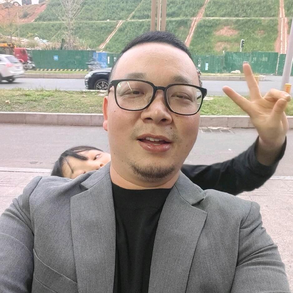 冯柏方&御辇汽车