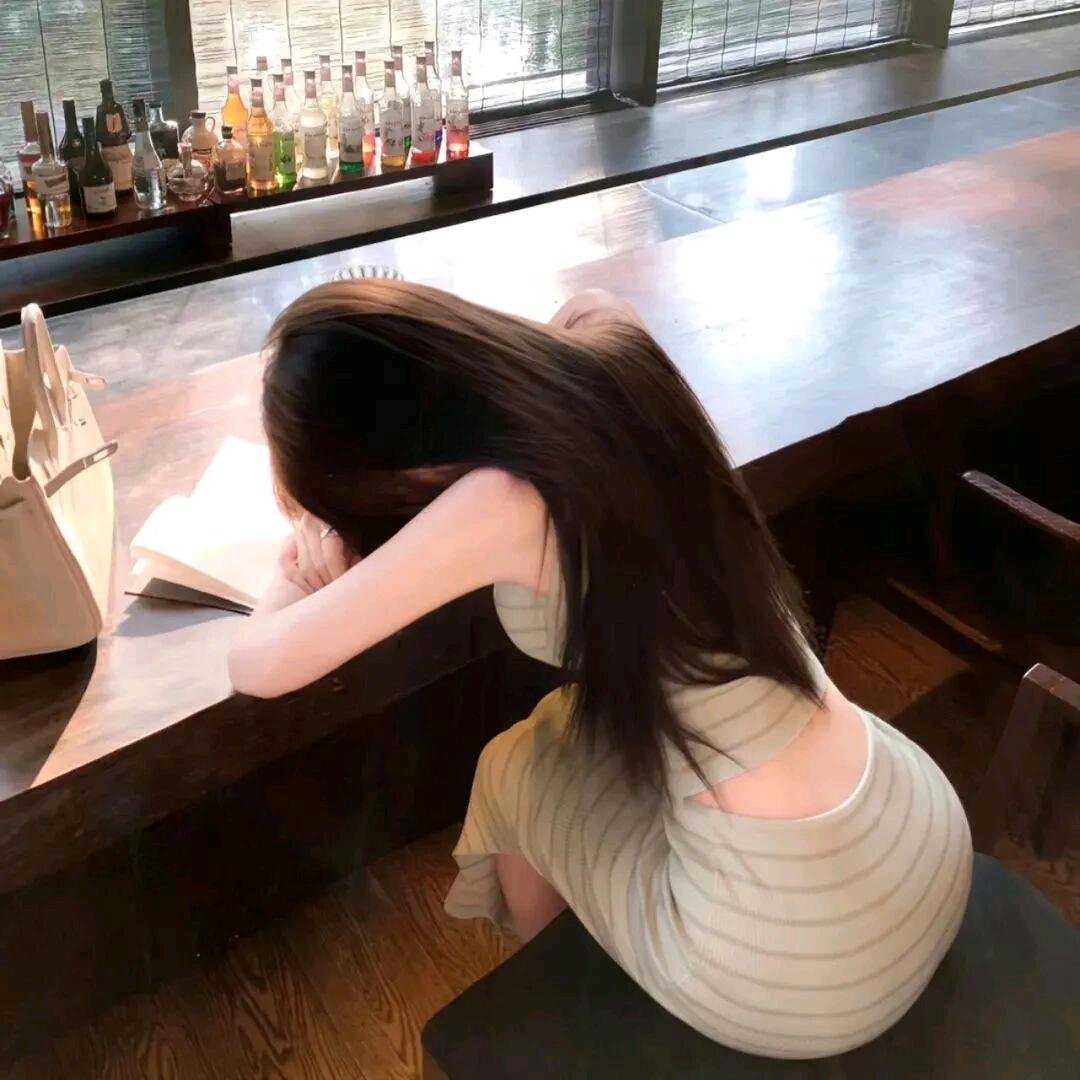 冷漠有洁癖的少爷对挑着粪担的小礼一见钟情