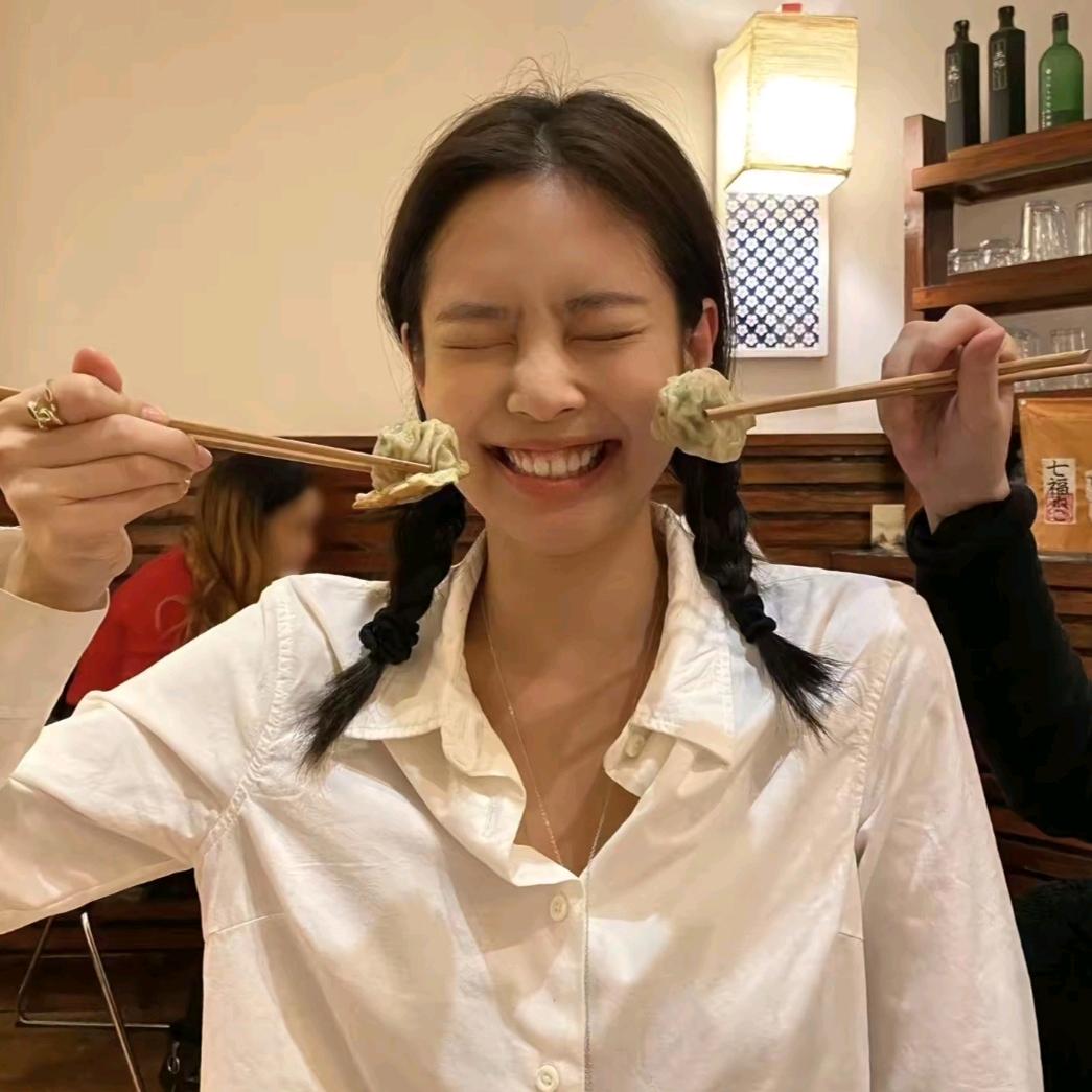 文静女孩👧