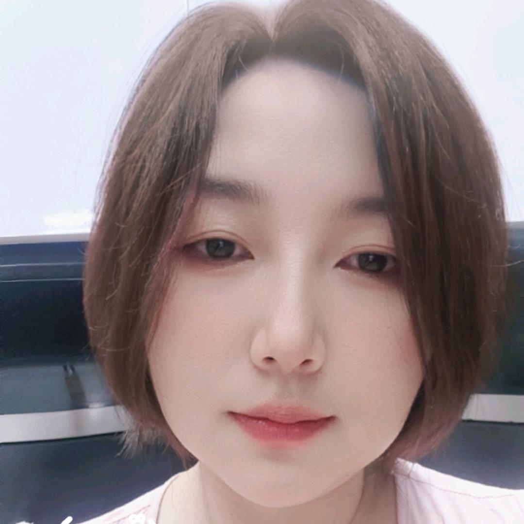 爱化妆的燕子