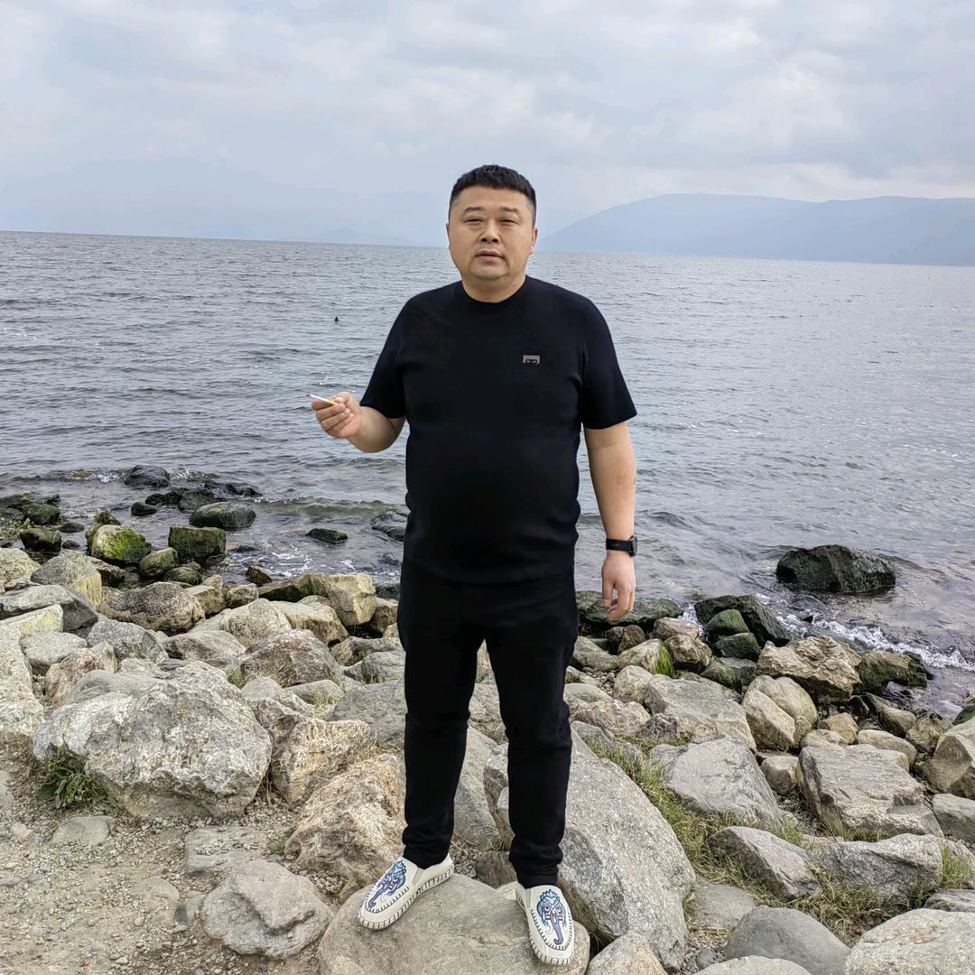 张坤