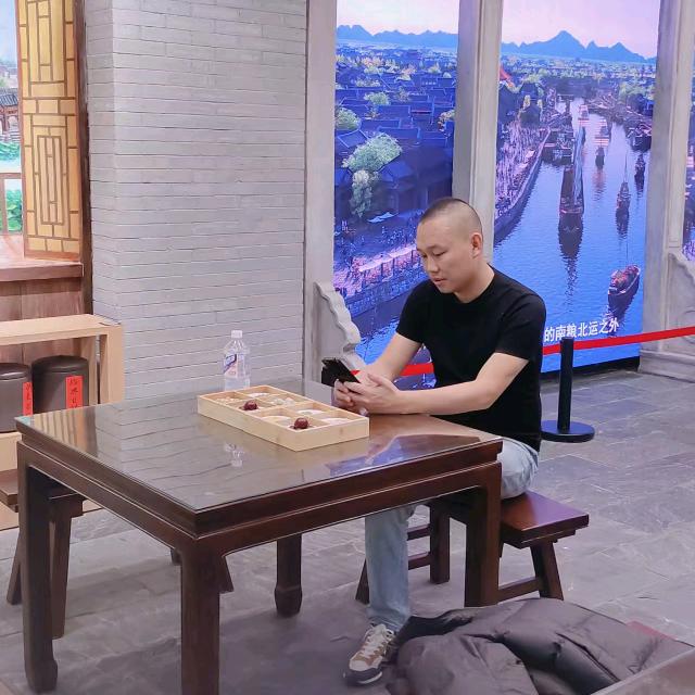 💤 黄 先生 .  🔥