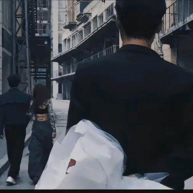 不爱淋雨的小宇（已封车）