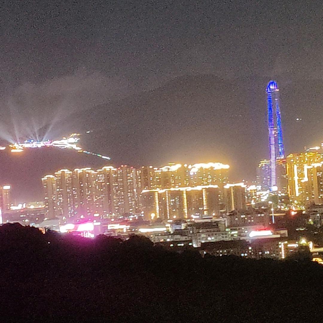 爱哭的小酒鬼