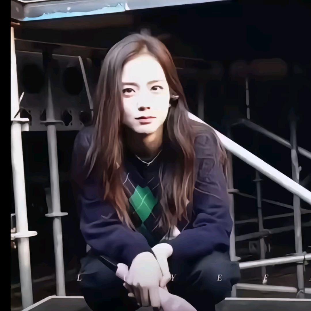 𝑺𝒐𝒐𝒏𝒏𝒊𝒆.