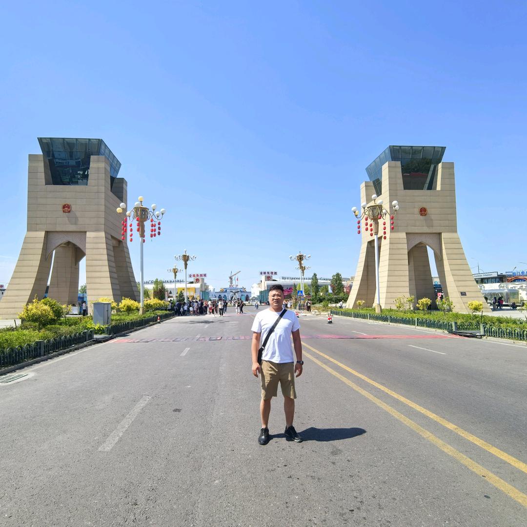 A     德€^₽爱--代✔～～