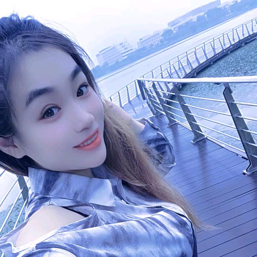 @云朵有点甜