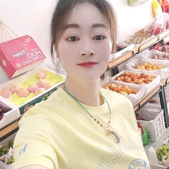 盐东大霞水果（橱窗可以逛一逛）