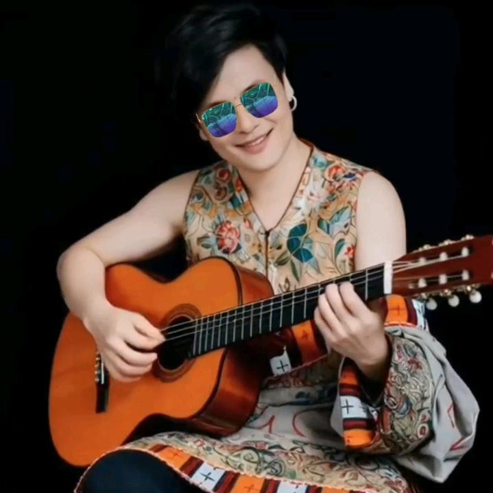 洛 隆 歌 手 阿 旺 扎 西🎸🎤