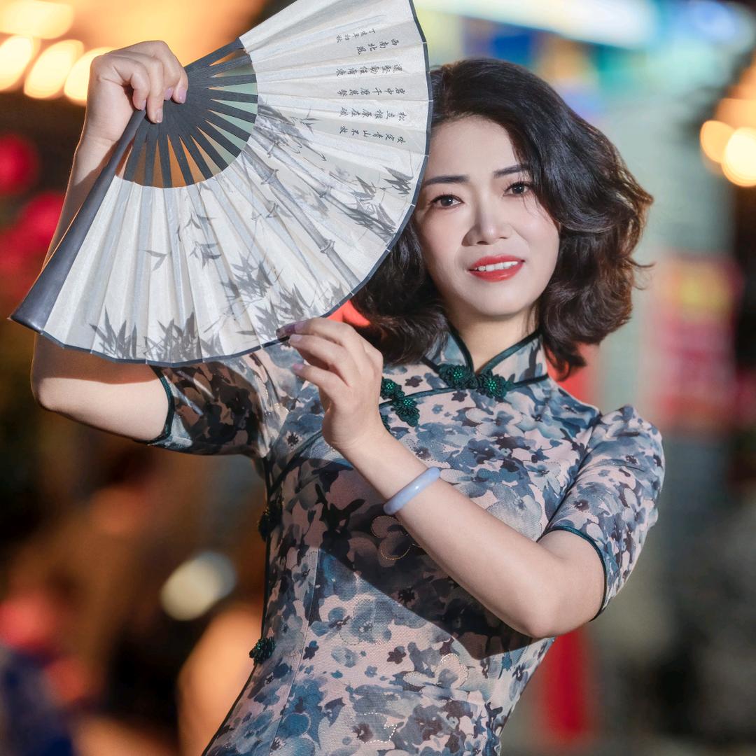 爱运动的小花老师