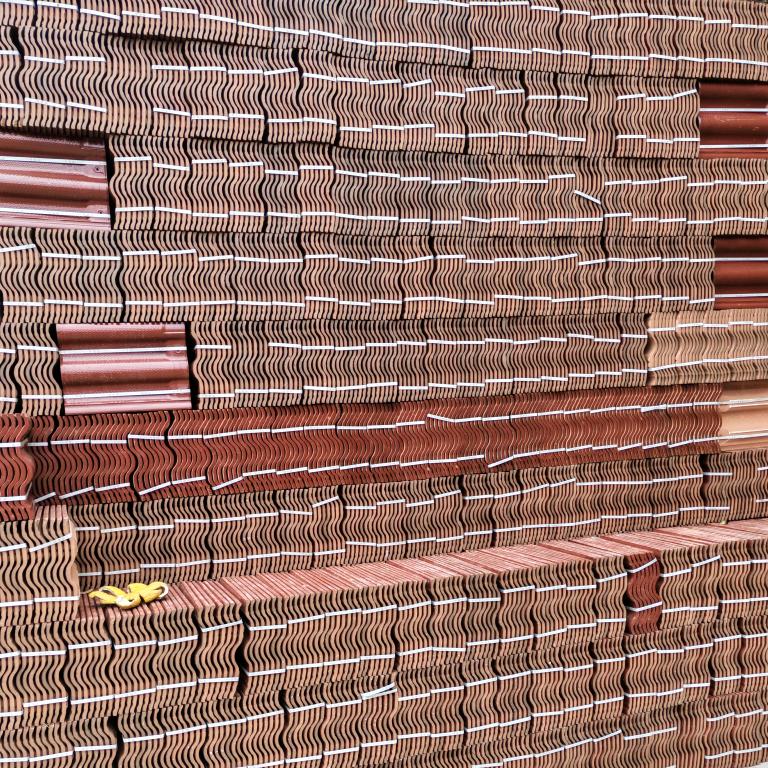 松滋市刘家场镇险桥建华建材